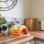 Gorgeous Near Cartmel With Free Access Feriehus